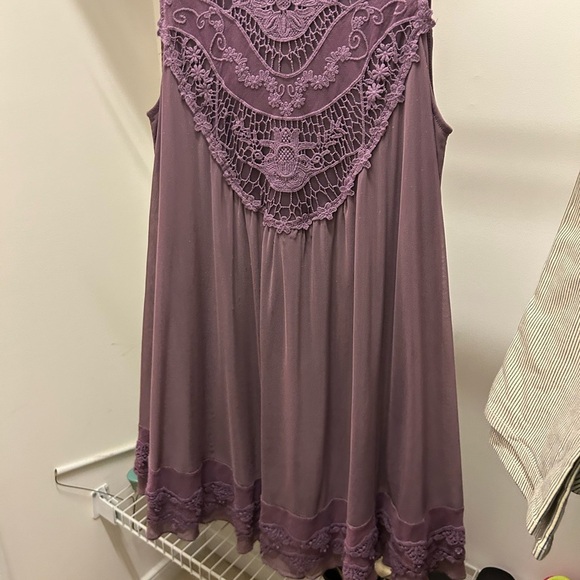 Altered States beautiful purple dress with lace appliqué - Picture 2 of 3